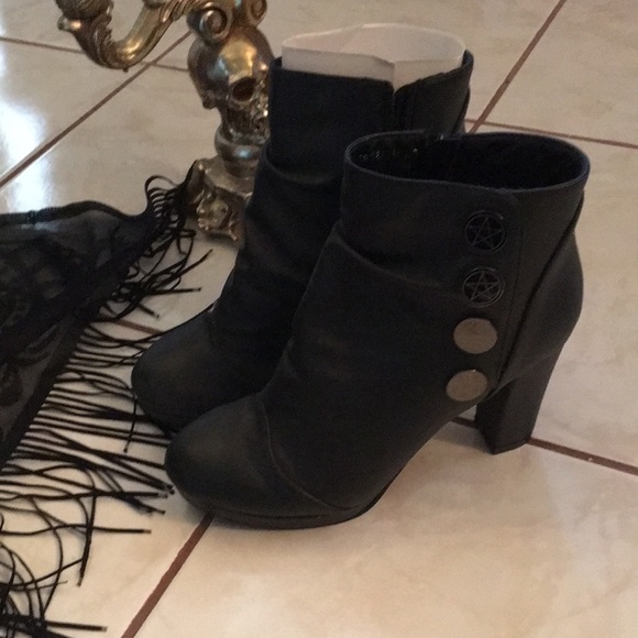 NWT Special Order Witch Boots with Pentagram buttons - Picture 3 of 7